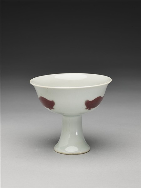 釉裡紅三魚紋高足杯