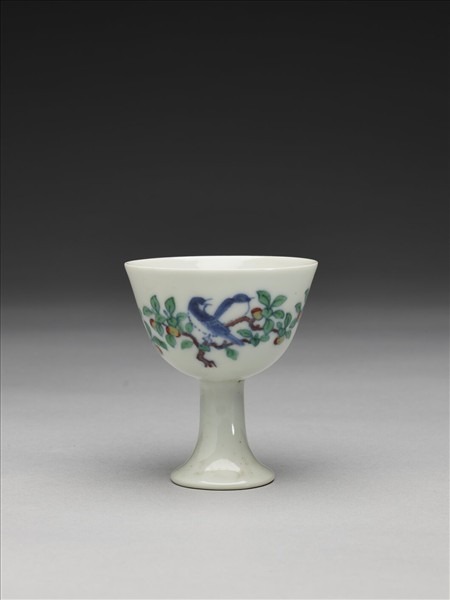 鬥彩花鳥紋杯