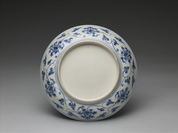 青花番蓮紋盤