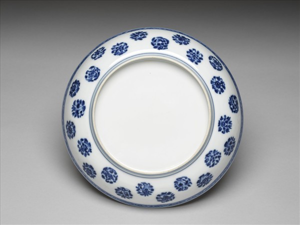 青花四季團花果紋盤