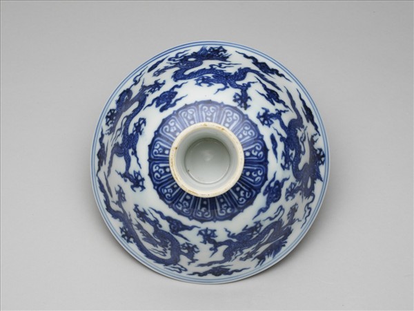 青花龍紋高足碗