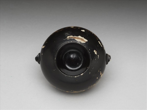 黑彩描金花卉紋雙耳高足杯