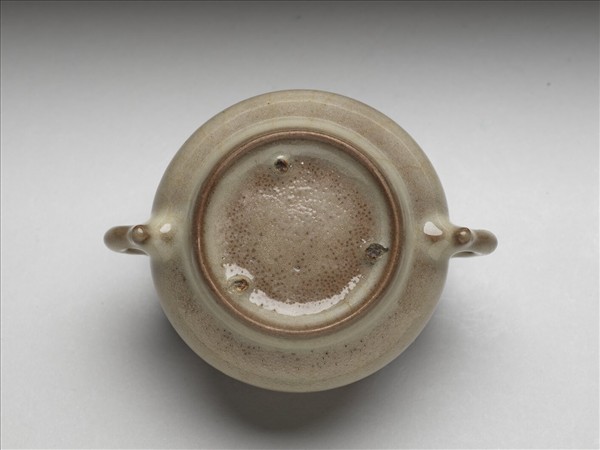 月白釉魚耳簋式爐