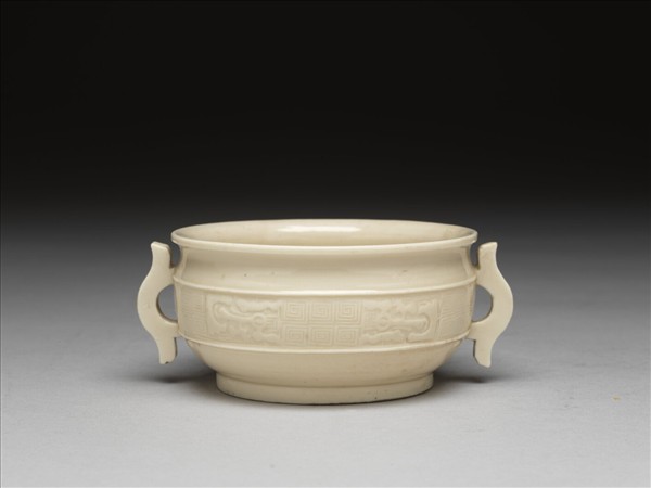 德化窯 牙白夔紋簋式爐