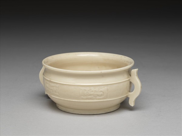 德化窯 牙白夔紋簋式爐