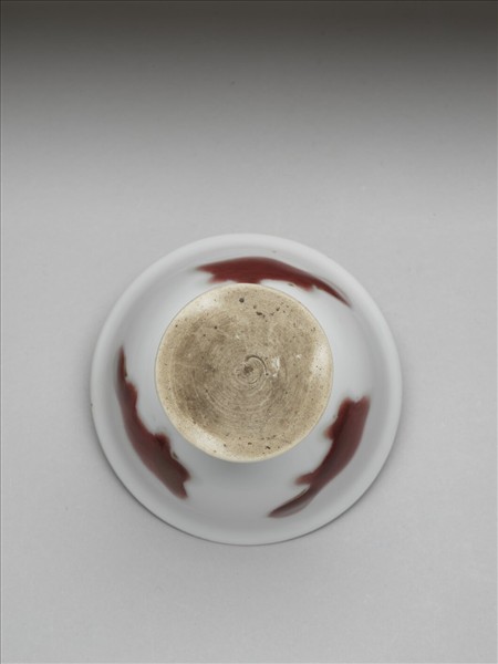 釉裡紅三魚紋高足杯