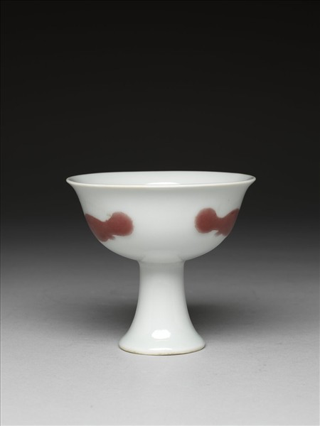 釉裡紅三魚紋高足杯