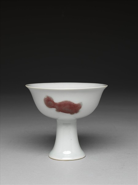 釉裡紅三魚紋高足杯