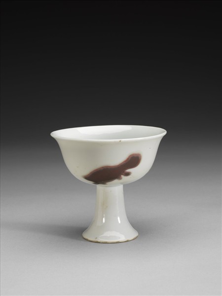 釉裡紅三魚紋高足杯