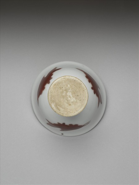 釉裡紅三魚紋高足杯