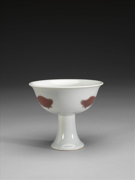 釉裡紅三魚紋高足杯