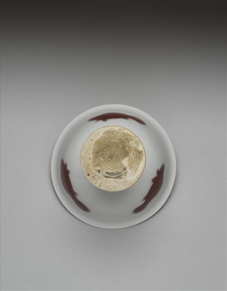 釉裡紅三魚紋高足杯