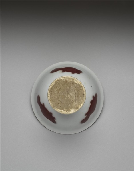 釉裡紅三魚紋高足杯