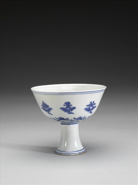 青花八寶紋高足杯