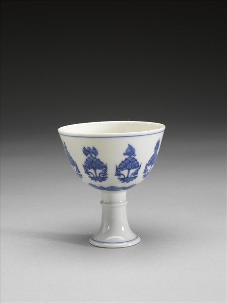 青花八寶紋高足杯