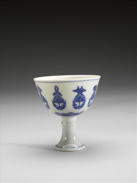 青花八寶紋高足杯