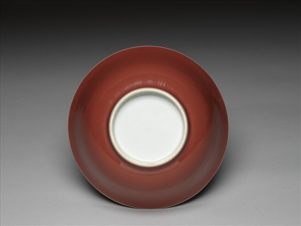 霽紅釉描金龍紋碗