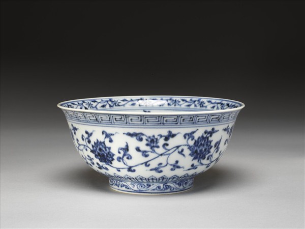 青花四季花卉紋碗