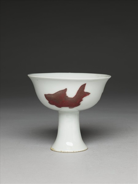 釉裡紅三魚紋高足杯