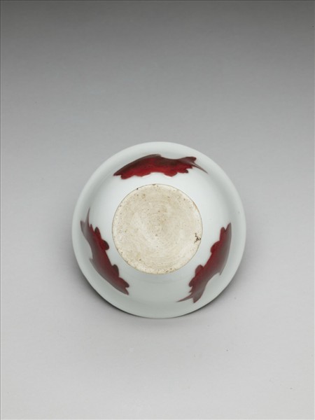 釉裡紅三魚紋高足杯