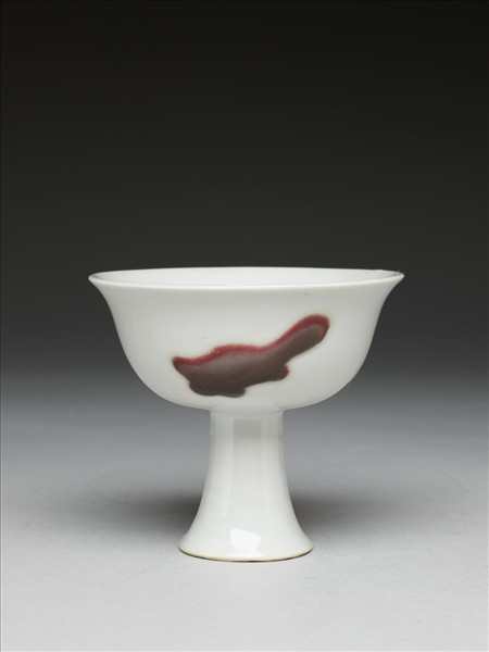 釉裡紅三魚紋高足杯