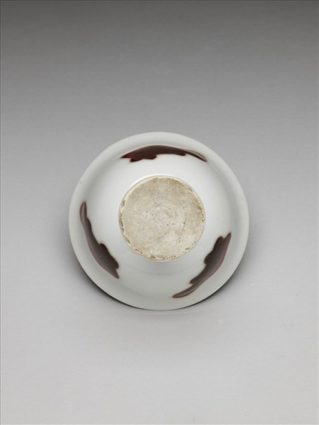 釉裡紅三魚紋高足杯