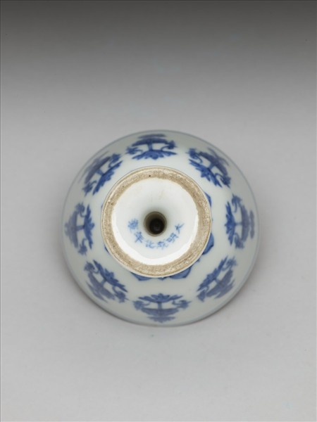 青花八寶紋高足杯