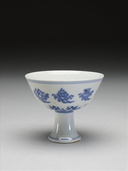 青花八寶紋高足杯