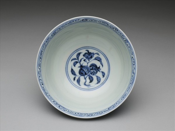 青花花果紋碗
