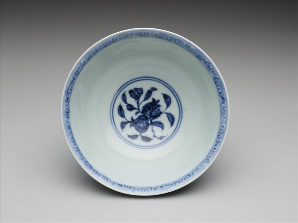 青花花果紋碗