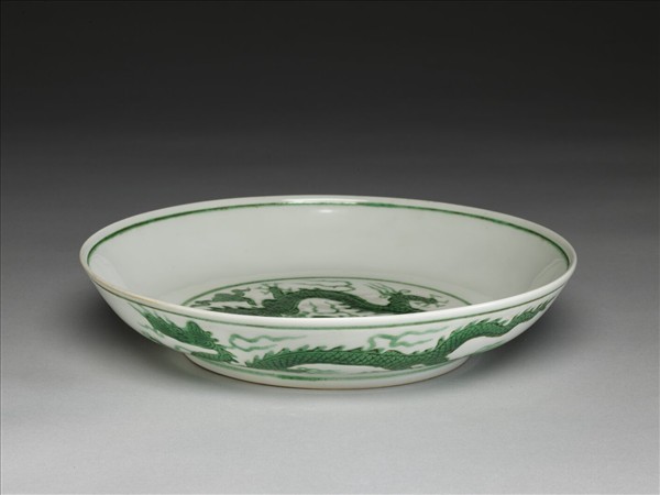 綠彩雲龍紋盤