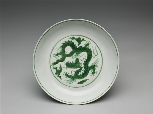 綠彩雲龍紋盤