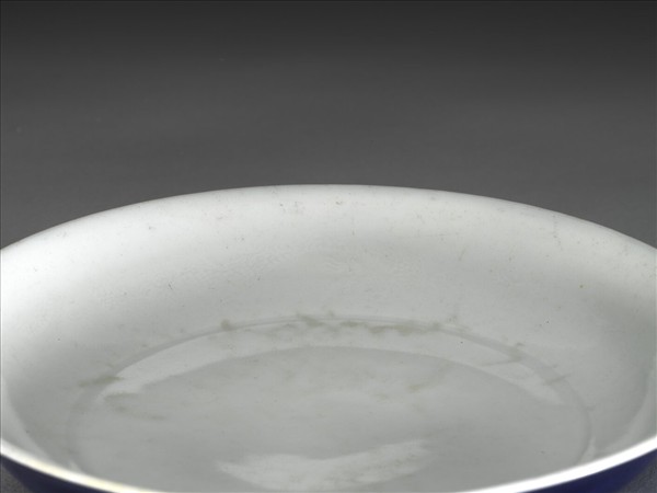 霽青釉白裡盤