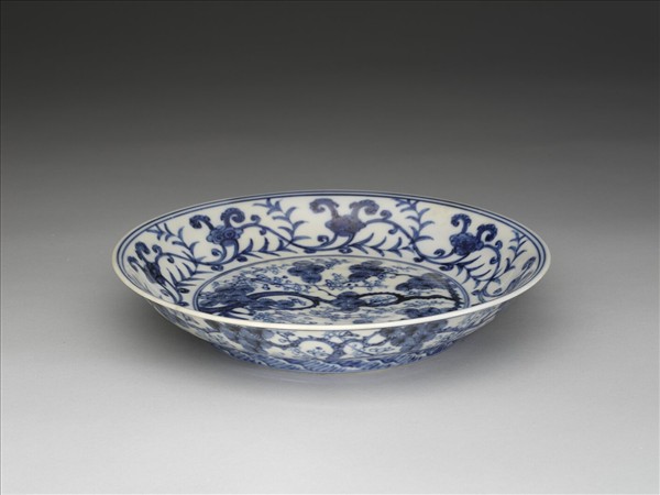 青花靈芝松樹紋盤