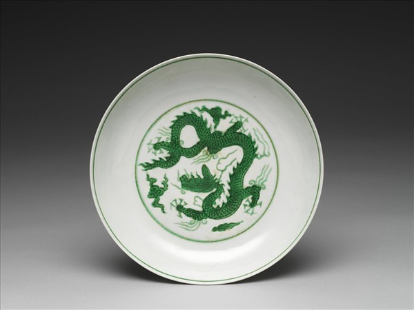 綠彩雲龍紋盤