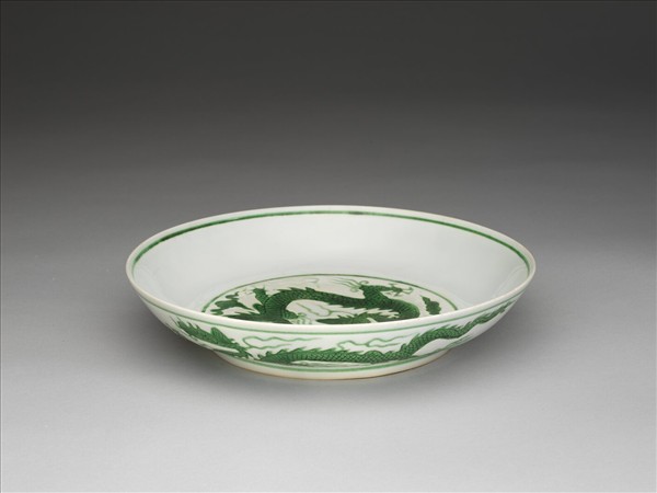 綠彩雲龍紋盤