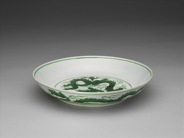 綠彩雲龍紋盤