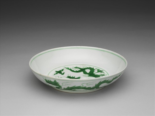 綠彩雲龍紋盤