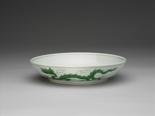 綠彩雲龍紋盤