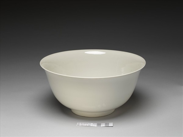 甜白釉碗