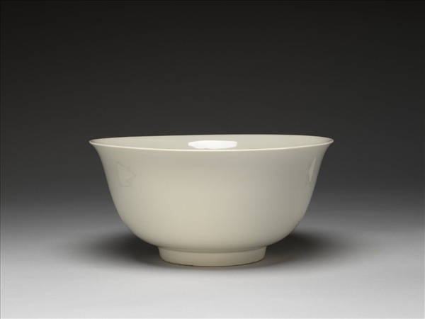 甜白釉碗