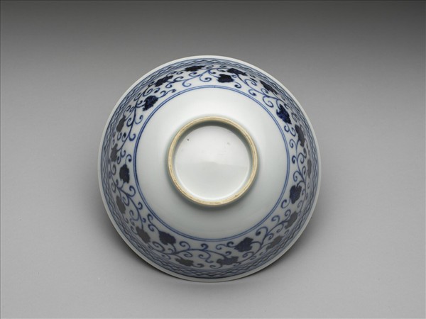 青花描金蓮塘紋碗