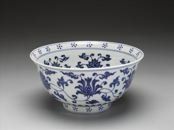 青花番蓮紋碗
