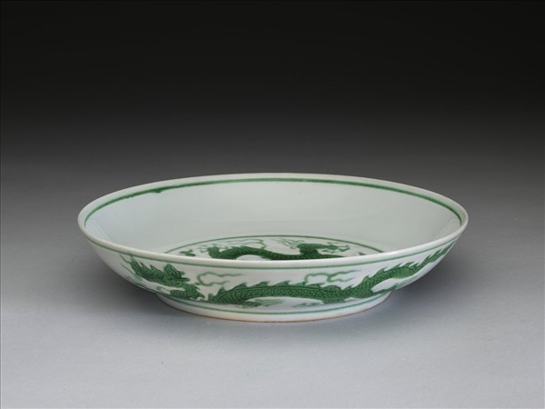 綠彩雲龍紋盤