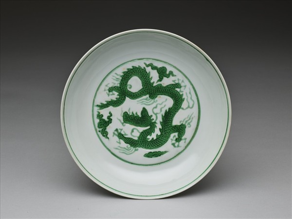 綠彩雲龍紋盤