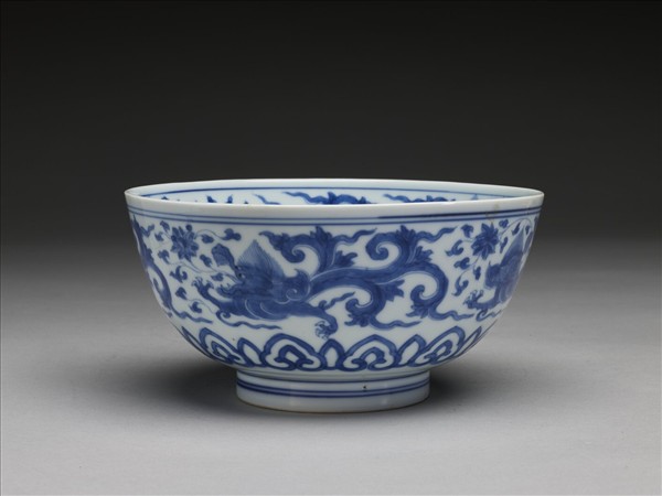 青花夔龍紋碗