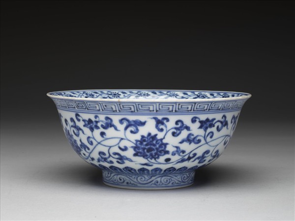 青花四季花卉紋碗