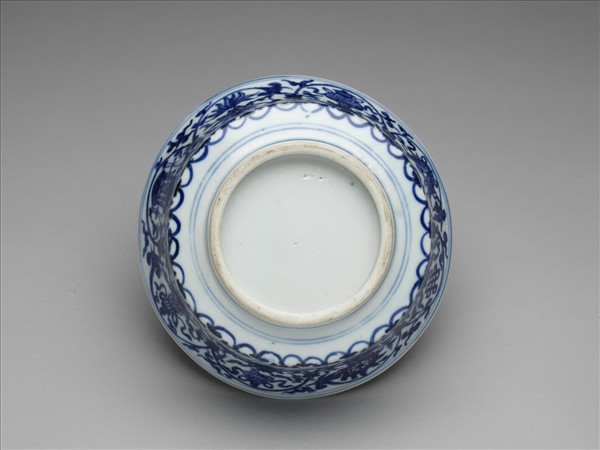 青花番蓮八寶紋蓋碗