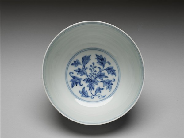 青花折枝花卉紋碗