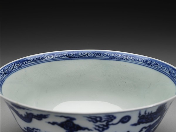 青花雙龍戲珠紋碗